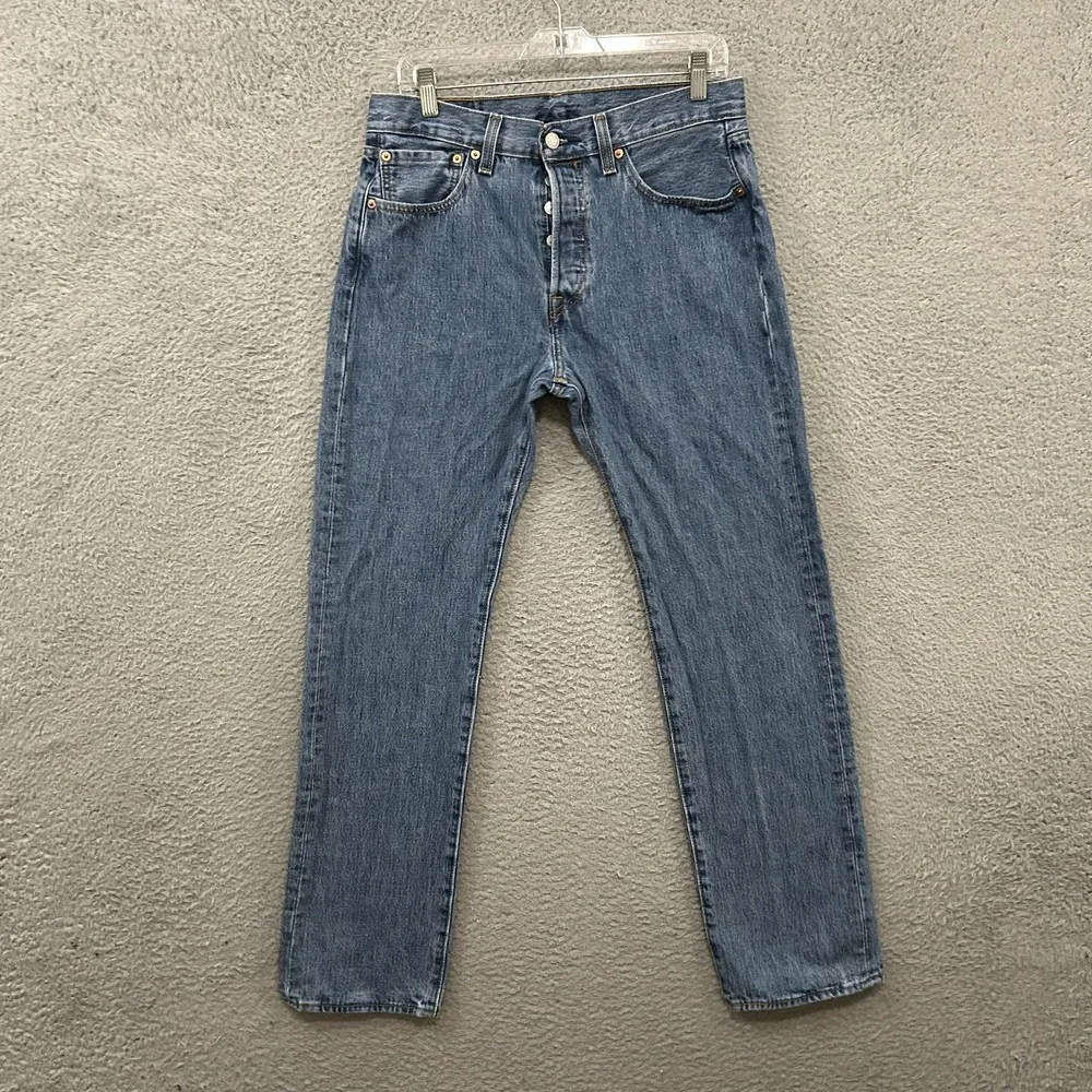 Levis Jeans Mens 31x32 Blue Denim 501 Straight Button Fly American Light Wash